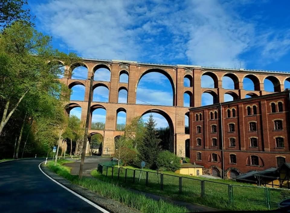 Ferienwohnung "Blick Mylau" - Naehe Freizeitpark Plohn & Weltgroesster Ziegelsteinbruecke ไรเคนบาค อิม โวกท์ลันด์ ภายนอก รูปภาพ